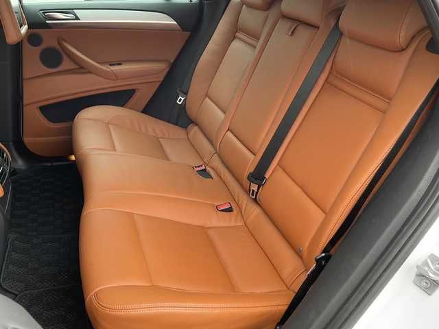 ＢＭＷ Ｘ６ Ｍ 栃木県 2011(平23)年 0.6万km アルピンホワイトⅢ ワンオーナー/純正SDナビ/・Bluetooth CD DVD/・TV フルセグ/・バックカメラ/後席モニター/電動サンルーフ/HUD/パドルシフト/クルーズコントロール/レザーシート/パワーシート/シートヒーター/スマートスペアキー/純正20インチアルミホイール/コーナーセンサー/LEDヘッドライト/取扱説明書/保証書