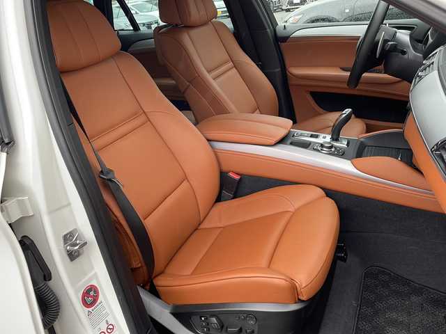 ＢＭＷ Ｘ６ Ｍ 栃木県 2011(平23)年 0.6万km アルピンホワイトⅢ ワンオーナー/純正SDナビ/・Bluetooth CD DVD/・TV フルセグ/・バックカメラ/後席モニター/電動サンルーフ/HUD/パドルシフト/クルーズコントロール/レザーシート/パワーシート/シートヒーター/スマートスペアキー/純正20インチアルミホイール/コーナーセンサー/LEDヘッドライト/取扱説明書/保証書