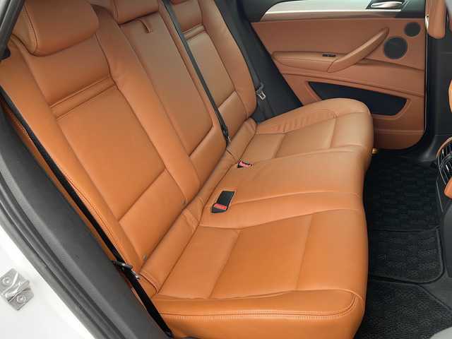 ＢＭＷ Ｘ６ Ｍ 栃木県 2011(平23)年 0.6万km アルピンホワイトⅢ ワンオーナー/純正SDナビ/・Bluetooth CD DVD/・TV フルセグ/・バックカメラ/後席モニター/電動サンルーフ/HUD/パドルシフト/クルーズコントロール/レザーシート/パワーシート/シートヒーター/スマートスペアキー/純正20インチアルミホイール/コーナーセンサー/LEDヘッドライト/取扱説明書/保証書