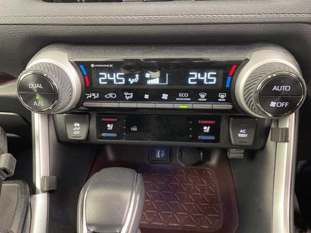 トヨタ ＲＡＶ４ G 道央・札幌 2024(令6)年 1万km グレーメタリック ・4WD/寒冷地仕様/・純正ディスプレイオーディオ/・USB/AppleCarPlay/AndoroidAuto/・Bluetooth接続/・トヨタセーフティセンス/・プリクラッシュセーフティ/・レーダークルーズコントロール/・ブラインドスポットモニター/・パノラミックビューモニター/・パワーバックドア/・デジタルインナーミラー/・ビルトインETC2.0/・ステアリングスイッチ/ヒーター/・レザーシート/パワーシート/・シートポジションメモリー/・シートヒーター/シートベンチレーション/・MTモード付AT/・LEDオートライト/フォグランプ/・オートマチックハイビーム/・AC100V電源