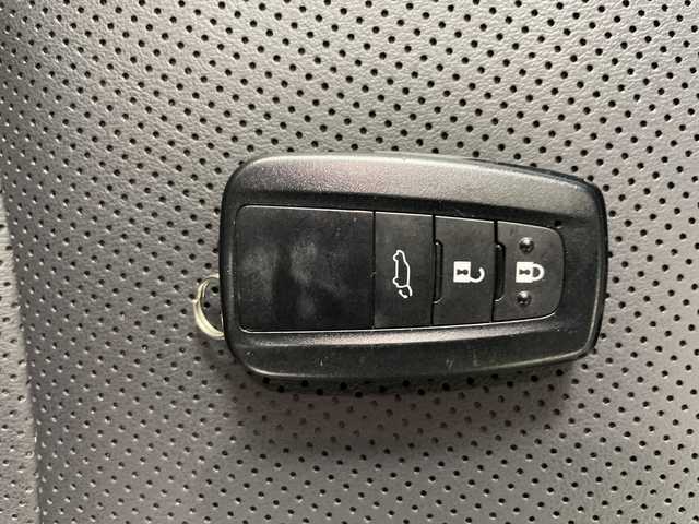 トヨタ ＲＡＶ４ G 道央・札幌 2024(令6)年 1万km グレーメタリック ・4WD/寒冷地仕様/・純正ディスプレイオーディオ/・USB/AppleCarPlay/AndoroidAuto/・Bluetooth接続/・トヨタセーフティセンス/・プリクラッシュセーフティ/・レーダークルーズコントロール/・ブラインドスポットモニター/・パノラミックビューモニター/・パワーバックドア/・デジタルインナーミラー/・ビルトインETC2.0/・ステアリングスイッチ/ヒーター/・レザーシート/パワーシート/・シートポジションメモリー/・シートヒーター/シートベンチレーション/・MTモード付AT/・LEDオートライト/フォグランプ/・オートマチックハイビーム/・AC100V電源