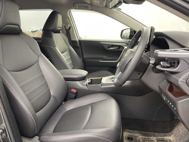 トヨタ ＲＡＶ４ G 道央・札幌 2024(令6)年 1万km グレーメタリック ・4WD/寒冷地仕様/・純正ディスプレイオーディオ/・USB/AppleCarPlay/AndoroidAuto/・Bluetooth接続/・トヨタセーフティセンス/・プリクラッシュセーフティ/・レーダークルーズコントロール/・ブラインドスポットモニター/・パノラミックビューモニター/・パワーバックドア/・デジタルインナーミラー/・ビルトインETC2.0/・ステアリングスイッチ/ヒーター/・レザーシート/パワーシート/・シートポジションメモリー/・シートヒーター/シートベンチレーション/・MTモード付AT/・LEDオートライト/フォグランプ/・オートマチックハイビーム/・AC100V電源