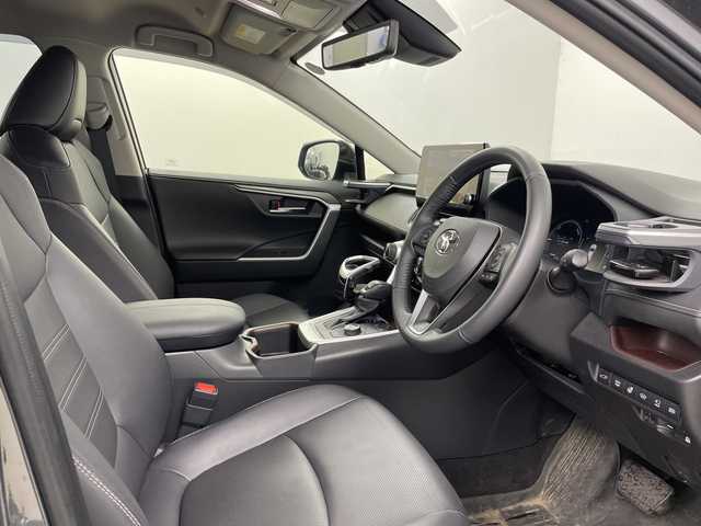 トヨタ ＲＡＶ４ G 道央・札幌 2024(令6)年 1万km グレーメタリック ・4WD/寒冷地仕様/・純正ディスプレイオーディオ/・USB/AppleCarPlay/AndoroidAuto/・Bluetooth接続/・トヨタセーフティセンス/・プリクラッシュセーフティ/・レーダークルーズコントロール/・ブラインドスポットモニター/・パノラミックビューモニター/・パワーバックドア/・デジタルインナーミラー/・ビルトインETC2.0/・ステアリングスイッチ/ヒーター/・レザーシート/パワーシート/・シートポジションメモリー/・シートヒーター/シートベンチレーション/・MTモード付AT/・LEDオートライト/フォグランプ/・オートマチックハイビーム/・AC100V電源