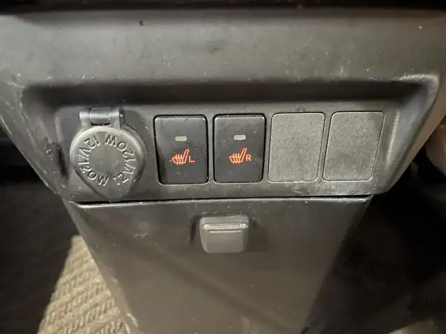 トヨタ ルーミー カスタムG 岡山県 2022(令4)年 4.6万km ブラックマイカメタリック 登録時走行距離45534km/純正SDナビ/(AM/FM/DISC/TV/BT)/衝突被害軽減システム/プッシュパーキング/プッシュブレーキホールド/クルーズコントロール/アイドリングストップ/ビルトインETC/バックカメラ/シートヒーター/クリアランスソナー/オートマチックハイビーム/両側パワースライドドア/プッシュスタート/スマートキー/純正14インチアルミホイール