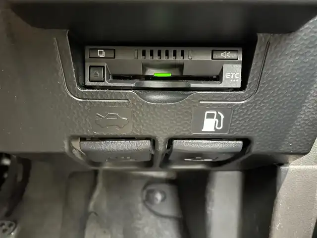 トヨタ ルーミー カスタムG 岡山県 2022(令4)年 4.6万km ブラックマイカメタリック 登録時走行距離45534km/純正SDナビ/(AM/FM/DISC/TV/BT)/衝突被害軽減システム/プッシュパーキング/プッシュブレーキホールド/クルーズコントロール/アイドリングストップ/ビルトインETC/バックカメラ/シートヒーター/クリアランスソナー/オートマチックハイビーム/両側パワースライドドア/プッシュスタート/スマートキー/純正14インチアルミホイール