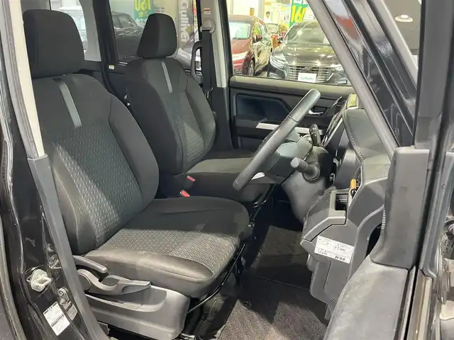 トヨタ ルーミー カスタムG 岡山県 2022(令4)年 4.6万km ブラックマイカメタリック 登録時走行距離45534km/純正SDナビ/(AM/FM/DISC/TV/BT)/衝突被害軽減システム/プッシュパーキング/プッシュブレーキホールド/クルーズコントロール/アイドリングストップ/ビルトインETC/バックカメラ/シートヒーター/クリアランスソナー/オートマチックハイビーム/両側パワースライドドア/プッシュスタート/スマートキー/純正14インチアルミホイール