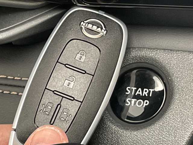 日産 セレナ e－パワー ハイウェイスター V 愛知県 2025(令7)年 0.1千km ダイヤモンドブラック プロパイロット/登録済未使用車/純正12.4型ディズプレイオーディオナビ/全方位カメラ/両側パワースライドドア/レーダークルーズコントロール/バックカメラ/ハンズフリースライドドア/コーナーセンサー/純正アルミホイール/ETC2.0/ブラインドスポットモニター/LEDヘッドライト/インテリジェントミラー/リアオートエアコン/オートマチックハイビーム/ドライブレコーダー/ワイヤレス充電機/衝突軽減システム/フルセグ/Bluetooth/ステアリングスイッチ/スマートキー/プッシュスタート