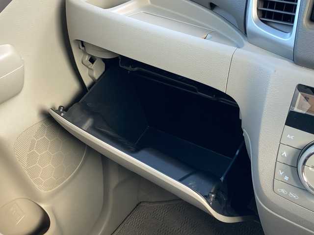 スズキ スペーシア G 愛媛県 2017(平29)年 3.3万km クリスタルホワイトP 純正ナビ/ＴＶ/バックカメラ/シートヒーター/両側スライドドア/禁煙車/スマートキー/プッシュスタート/取説