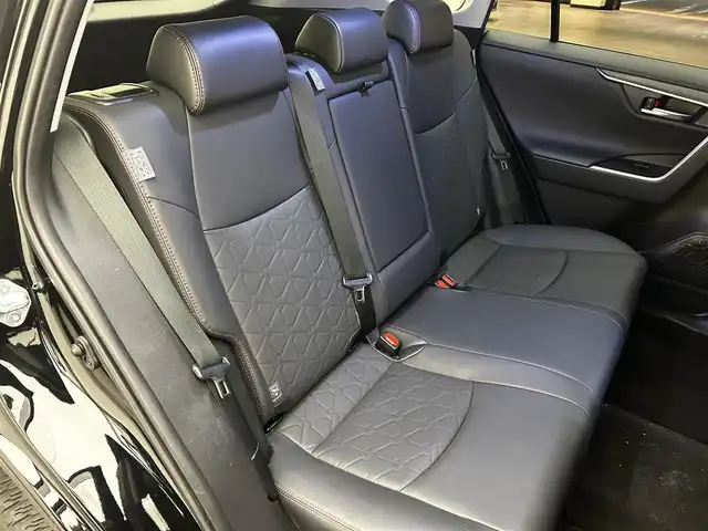 トヨタ ＲＡＶ４ アドベンチャー オフロードPKG 愛媛県 2022(令4)年 4.7万km アティチュードブラックマイカ ・純正ＳＤナビ　/・フルセグＴＶ　　/・追従型クルーズコントロール　/・ＬＥＤヘッドライト　/・純正ＥＴＣ　/・コーナーセンサー　　/・レーンキープアシスト　　/・アイドリングストップ　/・純正アルミホイール　/・スマートキー