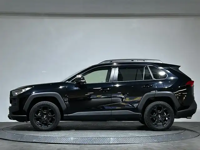 トヨタ ＲＡＶ４ アドベンチャー オフロードPKG 愛媛県 2022(令4)年 4.7万km アティチュードブラックマイカ ・純正ＳＤナビ　/・フルセグＴＶ　　/・追従型クルーズコントロール　/・ＬＥＤヘッドライト　/・純正ＥＴＣ　/・コーナーセンサー　　/・レーンキープアシスト　　/・アイドリングストップ　/・純正アルミホイール　/・スマートキー