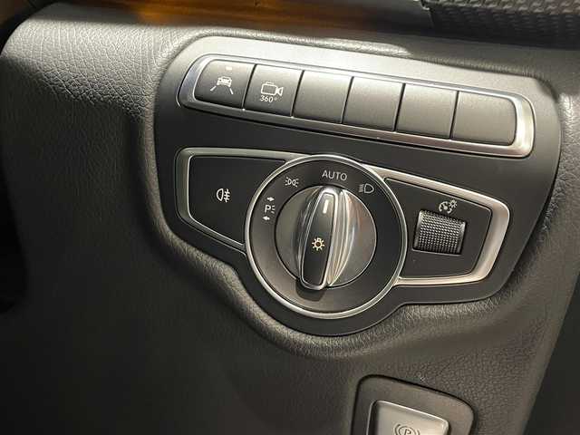 メルセデス・ベンツ Ｖ２２０ d スポーツ ロング 愛知県 2018(平30)年 5万km オブシディアンブラックM パノラミックＳ／Ｒ　/Ｂｕｒｍｅｓｔｅｒサウンド　/本革シート　/レーダーセーフティーＰＫＧ　/ＣＯＭＭＡＮＤナビ　/Ｂｌｕｅｔｏｏｔｈ　/３６０度カメラ　/フルセグＴＶ　/ＡＣＣ　/ＬＫＡ　/ＬＤＷ　/ＢＳＭ　/ＥＴＣ２．０/LEDヘッドライト/アイドリングストップ/ウィンカーミラー/パワーバックドア/両側パワースライドドア