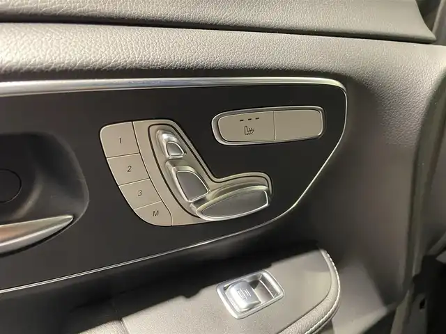 メルセデス・ベンツ Ｖ２２０ d スポーツ ロング 愛知県 2018(平30)年 5万km オブシディアンブラックM パノラミックＳ／Ｒ　/Ｂｕｒｍｅｓｔｅｒサウンド　/本革シート　/レーダーセーフティーＰＫＧ　/ＣＯＭＭＡＮＤナビ　/Ｂｌｕｅｔｏｏｔｈ　/３６０度カメラ　/フルセグＴＶ　/ＡＣＣ　/ＬＫＡ　/ＬＤＷ　/ＢＳＭ　/ＥＴＣ２．０/LEDヘッドライト/アイドリングストップ/ウィンカーミラー/パワーバックドア/両側パワースライドドア