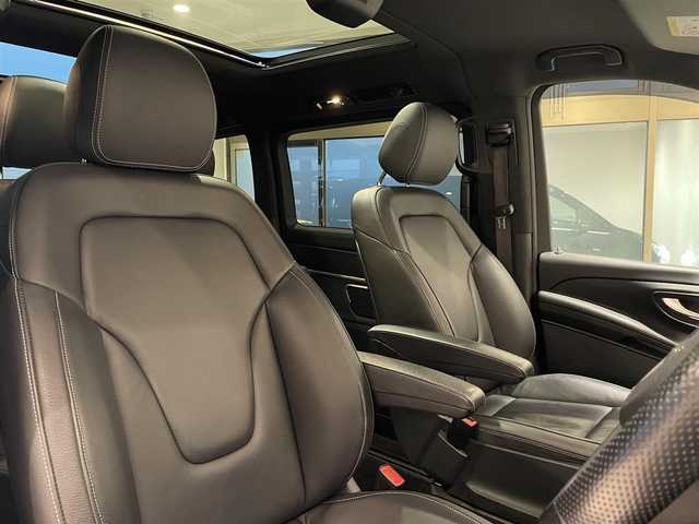 メルセデス・ベンツ Ｖ２２０ d スポーツ ロング 愛知県 2018(平30)年 5万km オブシディアンブラックM パノラミックＳ／Ｒ　/Ｂｕｒｍｅｓｔｅｒサウンド　/本革シート　/レーダーセーフティーＰＫＧ　/ＣＯＭＭＡＮＤナビ　/Ｂｌｕｅｔｏｏｔｈ　/３６０度カメラ　/フルセグＴＶ　/ＡＣＣ　/ＬＫＡ　/ＬＤＷ　/ＢＳＭ　/ＥＴＣ２．０/LEDヘッドライト/アイドリングストップ/ウィンカーミラー/パワーバックドア/両側パワースライドドア