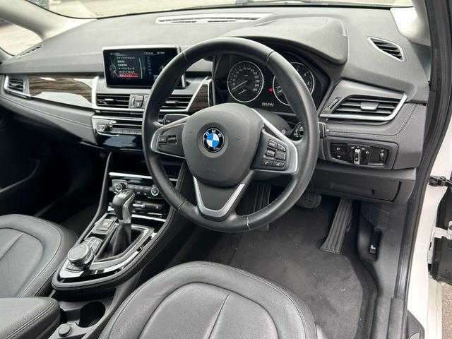 ＢＭＷ ２１８ｄ アクティブツアラー ラグジュアリー 埼玉県 2016(平28)年 3.2万km アルピンホワイト 黒革/シートヒーター/パワーシート/純正HDDナビ/(Bluetooth/CD/DVD)/バックカメラ/パワーテールゲート/ＬＥＤヘッドライト/ETC