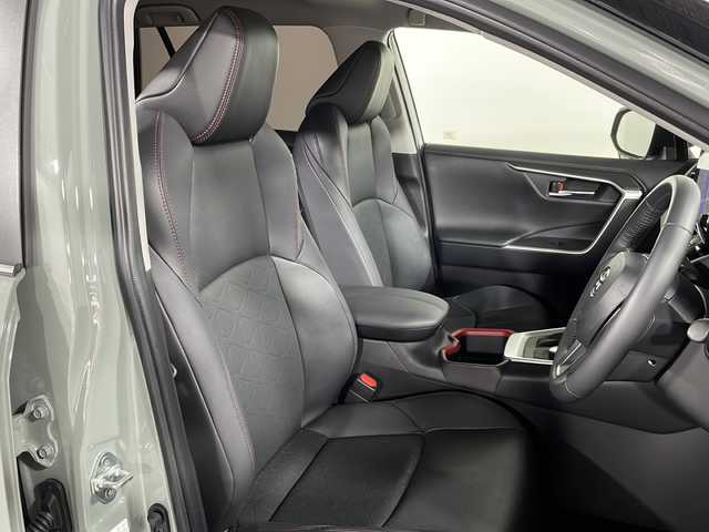 トヨタ ＲＡＶ４ アドベンチャー オフロードPKGⅡ 広島県 2024(令6)年 0.8万km Ｄグリーン 純正10.5型ディスプレイオーディオ/デジタルインナーミラー/バックカメラ/ブラック合皮シート/パワーシート/シートヒーター/ベンチレーション/ステアリングヒーター/マルチテレインセレクト/ダウンヒルアシストコントロール/クリアランスソナー/パーキングサポートブレーキ/ブラインドスポットモニター/セーフティセンス/・プリクラッシュセーフティ/・レーントレーシングアシスト/・オートマチックハイビーム/・レーダークルーズコントロール/・ロードサインアシスト/ルーフレール/LEDヘッドランプ/フロントフォグランプ/純正18インチAW/ETC2.0/USB入力端子