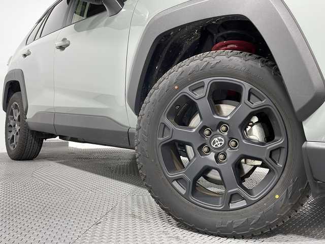 トヨタ ＲＡＶ４ アドベンチャー オフロードPKGⅡ 広島県 2024(令6)年 0.8万km Ｄグリーン 純正10.5型ディスプレイオーディオ/デジタルインナーミラー/バックカメラ/ブラック合皮シート/パワーシート/シートヒーター/ベンチレーション/ステアリングヒーター/マルチテレインセレクト/ダウンヒルアシストコントロール/クリアランスソナー/パーキングサポートブレーキ/ブラインドスポットモニター/セーフティセンス/・プリクラッシュセーフティ/・レーントレーシングアシスト/・オートマチックハイビーム/・レーダークルーズコントロール/・ロードサインアシスト/ルーフレール/LEDヘッドランプ/フロントフォグランプ/純正18インチAW/ETC2.0/USB入力端子