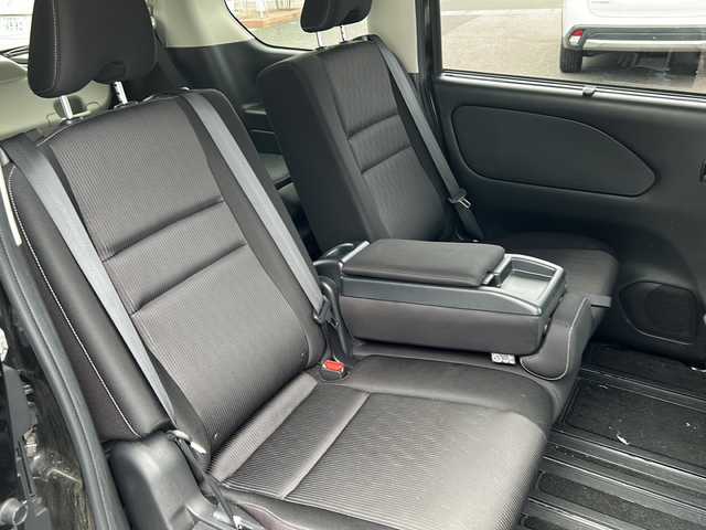 日産 セレナ ハイウェイスターVセレクションⅡ 福島県 2019(令1)年 4.5万km ダイヤモンドブラック 純正9インチナビ/（BT&DVD.CD&FMAMラジオ&フルセグTV）/アラウンドビューカメラ/エマージェンシーブレーキ/クルーズコントロール/ビルトインＥＴＣ/純正16inアルミホイール/オートライト/ＬＥＤライト/フォグランプ/ウィンカーミラー/電動格納ミラー/スマートキー/プッシュスタート/Ｗ＋サイドエアバッグ/横滑り防止装置/ＡＢＳ/ドアバイザー/純正フロアマット/保証書/取扱説明書/3列目シート/インテリジェントパーキングアシスト/前後ドライブレコーダー/アイドリングストップ/両側パワースライドドア/ステアリングスイッチ/電源ソケット