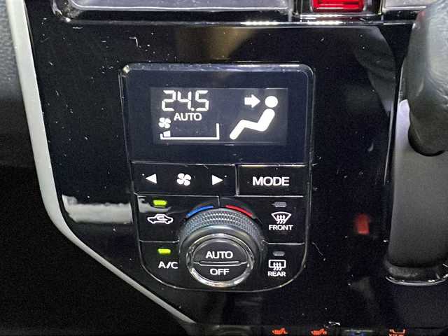 ダイハツ トール カスタムG リミテッドⅡ SAⅢ 高知県 2020(令2)年 5.4万km パールホワイトⅢ ワンオーナー/純正ナビ/(Bluetooth/CD/SD/DVD/USB/フルセグ)/ビルトインETC/アラウンドビューモニター/前方ドライブレコーダー/クルーズコントロール/両側パワースライドドア/純正14インチアルミホイール/シートヒーター/オートライト/オートマチックハイビーム/LEDヘッドライト/フォグランプ/プッシュスタート/スマートキー/保証書/アイドリングストップ/純正フロアマット/ウォークスルー/横滑り防止装置/衝突被害軽減ブレーキ/リアロールサンシェード/オートリトラクタブルミラー