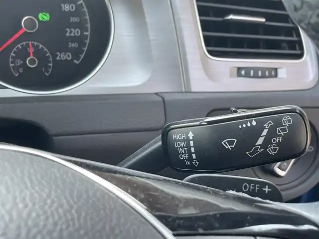 フォルクスワーゲン ゴルフ TSI コンフォートライン プレミアムED 愛知県 2015(平27)年 6.9万km 青Ｍ ワンオーナー　/DiscoverPro  /フルセグ　/ビルトインETC /バックカメラ　/ステアリングスイッチ　/ドライブレコーダー　/アダプティブクルーズコントロール　/HIDヘッド　/パドルシフト　/スマートエントリー　/プッシュスタート　/オートライト　/保証書　/説明書　