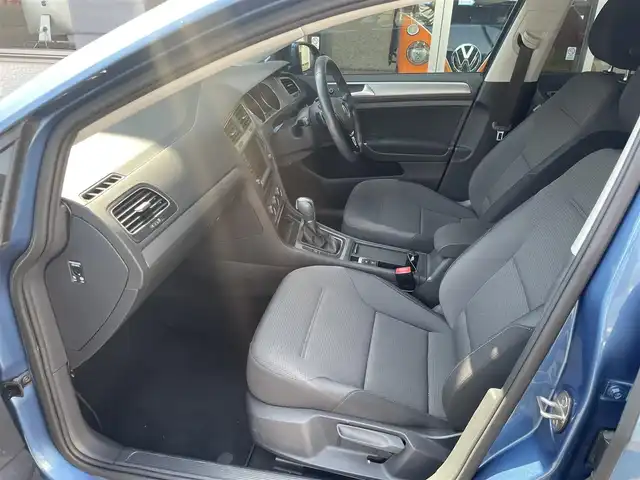 フォルクスワーゲン ゴルフ TSI コンフォートライン プレミアムED 愛知県 2015(平27)年 6.9万km 青Ｍ ワンオーナー　/DiscoverPro  /フルセグ　/ビルトインETC /バックカメラ　/ステアリングスイッチ　/ドライブレコーダー　/アダプティブクルーズコントロール　/HIDヘッド　/パドルシフト　/スマートエントリー　/プッシュスタート　/オートライト　/保証書　/説明書　