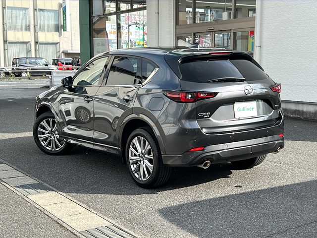 マツダ ＣＸ－５ XD エクスクルーシブモード 愛知県 2022(令4)年 1.9万km マシーングレープレミアムM /禁煙//ワンオーナー//メーカーナビ//フルセグ/BT/USB/FM/AM//BOSEプレミアムサウンド//全方位カメラ//純正19AW//茶レザーシート//シートメモリー//前席パワーシート//前席シートヒーター//前席ベンチレーション//ワイヤレス充電//革巻ステアリング//ステアリングスイッチ//ステアリングヒーター//ドライブレコーダー//ETC//クリアランスソナー//i-stop//ACC/SBS/SCBS//レーンキープアシストシステム//車間認知支援システム//車線逸脱警報システム//ブラインドスポットモニタリング//車間制御//速度標識警報//ドライバーアテンションアラート//ACC//オフロードトラクションアシストスイッチ//LEDオートライト//ヘッドライトウォッシャー//Rフォグ//リヤワイパー//プッシュスタート//防眩ルームミラー//トノカバー//社外スカッフプレート//フロアマット//USB充電//新車時保証書//取扱説明書/ナビ取説/ドラレコ取説//スマートキー//スマートスペアキー