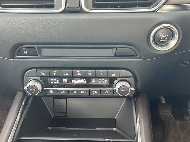 マツダ ＣＸ－５ XD エクスクルーシブモード 愛知県 2022(令4)年 1.9万km マシーングレープレミアムM /禁煙//ワンオーナー//メーカーナビ//フルセグ/BT/USB/FM/AM//BOSEプレミアムサウンド//全方位カメラ//純正19AW//茶レザーシート//シートメモリー//前席パワーシート//前席シートヒーター//前席ベンチレーション//ワイヤレス充電//革巻ステアリング//ステアリングスイッチ//ステアリングヒーター//ドライブレコーダー//ETC//クリアランスソナー//i-stop//ACC/SBS/SCBS//レーンキープアシストシステム//車間認知支援システム//車線逸脱警報システム//ブラインドスポットモニタリング//車間制御//速度標識警報//ドライバーアテンションアラート//ACC//オフロードトラクションアシストスイッチ//LEDオートライト//ヘッドライトウォッシャー//Rフォグ//リヤワイパー//プッシュスタート//防眩ルームミラー//トノカバー//社外スカッフプレート//フロアマット//USB充電//新車時保証書//取扱説明書/ナビ取説/ドラレコ取説//スマートキー//スマートスペアキー