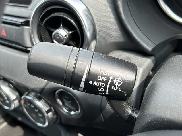 マツダ ロードスター S スペシャルパッケージ 茨城県 2016(平28)年 8.2万km ソウルレッドプレミアムメタリック 純正ナビ/ＥＴＣ/ドラレコ/フルセグＴＶ/Ｂｌｕｅｔｏｏｔｈ/ＣＤ/ＤＶＤ/ＵＳＢ/純正フロアマット/純正アルミホイール/レーンキープアシスト/オートライト/横滑り防止装置