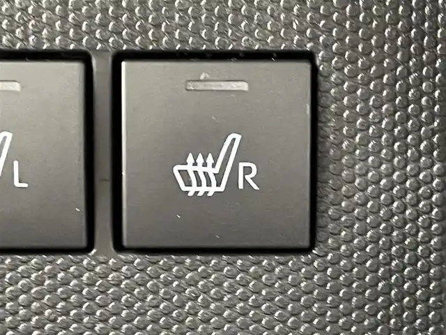 ダイハツ タフト G ダーククロムベンチャー 群馬県 2025(令7)年 0.1千km サンドベージュメタリック 届出済未使用車/ガラスルーフ/スマートアシスト/衝突回避支援ブレーキ/衝突警報機能/ブレーキ制御付誤発信抑制機能/車線逸脱抑制制御機能/車線逸脱警報機能/先行車発信お知らせ機能/ふらつき警報/標識認識機能/サイドビューランプ/コーナーセンサー/路側逸脱警報機能/全車速追従機能付きアダプティブクルーズコントロール/シートヒーター（D/N）/電動サイドブレーキ/ブレーキオートホールド/ステアリングスイッチ/革巻きステアリング/電動格納ミラー/2.1A USB/プッシュスタートボタン/アイドリングストップ/シートリフター/スマートキー/スペアキー（1本）/オートライト/LED/フォグ/純正15インチAW