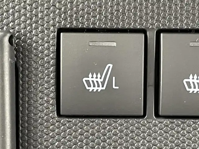 ダイハツ タフト G ダーククロムベンチャー 群馬県 2025(令7)年 0.1千km サンドベージュメタリック 届出済未使用車/ガラスルーフ/スマートアシスト/衝突回避支援ブレーキ/衝突警報機能/ブレーキ制御付誤発信抑制機能/車線逸脱抑制制御機能/車線逸脱警報機能/先行車発信お知らせ機能/ふらつき警報/標識認識機能/サイドビューランプ/コーナーセンサー/路側逸脱警報機能/全車速追従機能付きアダプティブクルーズコントロール/シートヒーター（D/N）/電動サイドブレーキ/ブレーキオートホールド/ステアリングスイッチ/革巻きステアリング/電動格納ミラー/2.1A USB/プッシュスタートボタン/アイドリングストップ/シートリフター/スマートキー/スペアキー（1本）/オートライト/LED/フォグ/純正15インチAW