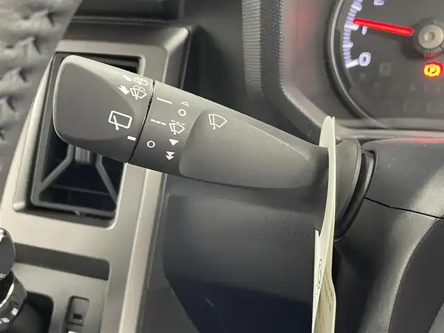 ダイハツ タフト G ダーククロムベンチャー 群馬県 2025(令7)年 0.1千km サンドベージュメタリック 届出済未使用車/ガラスルーフ/スマートアシスト/衝突回避支援ブレーキ/衝突警報機能/ブレーキ制御付誤発信抑制機能/車線逸脱抑制制御機能/車線逸脱警報機能/先行車発信お知らせ機能/ふらつき警報/標識認識機能/サイドビューランプ/コーナーセンサー/路側逸脱警報機能/全車速追従機能付きアダプティブクルーズコントロール/シートヒーター（D/N）/電動サイドブレーキ/ブレーキオートホールド/ステアリングスイッチ/革巻きステアリング/電動格納ミラー/2.1A USB/プッシュスタートボタン/アイドリングストップ/シートリフター/スマートキー/スペアキー（1本）/オートライト/LED/フォグ/純正15インチAW