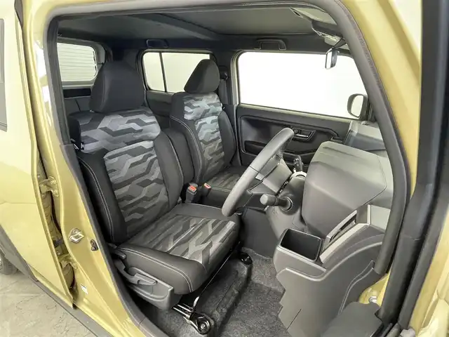 ダイハツ タフト G ダーククロムベンチャー 群馬県 2025(令7)年 0.1千km サンドベージュメタリック 届出済未使用車/ガラスルーフ/スマートアシスト/衝突回避支援ブレーキ/衝突警報機能/ブレーキ制御付誤発信抑制機能/車線逸脱抑制制御機能/車線逸脱警報機能/先行車発信お知らせ機能/ふらつき警報/標識認識機能/サイドビューランプ/コーナーセンサー/路側逸脱警報機能/全車速追従機能付きアダプティブクルーズコントロール/シートヒーター（D/N）/電動サイドブレーキ/ブレーキオートホールド/ステアリングスイッチ/革巻きステアリング/電動格納ミラー/2.1A USB/プッシュスタートボタン/アイドリングストップ/シートリフター/スマートキー/スペアキー（1本）/オートライト/LED/フォグ/純正15インチAW