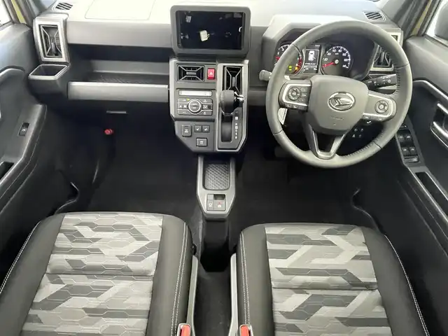 ダイハツ タフト G ダーククロムベンチャー 群馬県 2025(令7)年 0.1千km サンドベージュメタリック 届出済未使用車/ガラスルーフ/スマートアシスト/衝突回避支援ブレーキ/衝突警報機能/ブレーキ制御付誤発信抑制機能/車線逸脱抑制制御機能/車線逸脱警報機能/先行車発信お知らせ機能/ふらつき警報/標識認識機能/サイドビューランプ/コーナーセンサー/路側逸脱警報機能/全車速追従機能付きアダプティブクルーズコントロール/シートヒーター（D/N）/電動サイドブレーキ/ブレーキオートホールド/ステアリングスイッチ/革巻きステアリング/電動格納ミラー/2.1A USB/プッシュスタートボタン/アイドリングストップ/シートリフター/スマートキー/スペアキー（1本）/オートライト/LED/フォグ/純正15インチAW