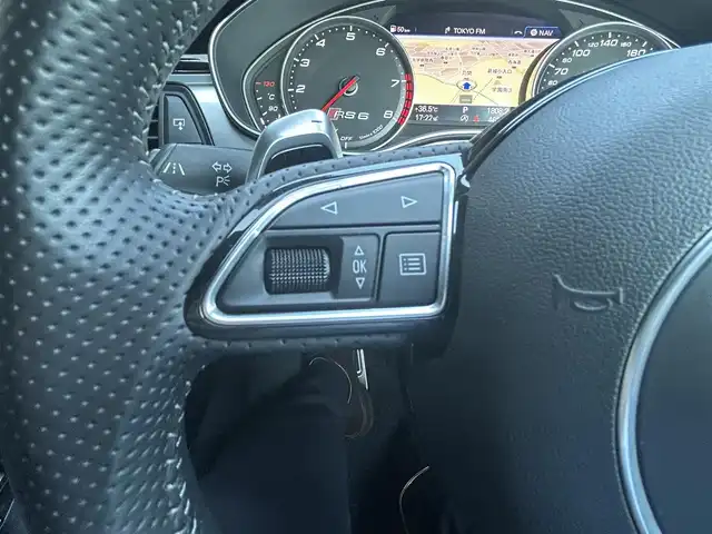 アウディ ＲＳ６ アバント パフォーマンス 茨城県 2016(平28)年 4.7万km 黒 ナイトビジョンパッケージ/純正ナビ/（AM.FM.CD.DVD.BT）/フルセグTV/360°カメラ/ETC/ACC/LKA/BSM/HUD/パノラマSR/黒革シート/BOSEサウンド/D/N席パワーシート/D/N席シートヒーター/パワーバックドア