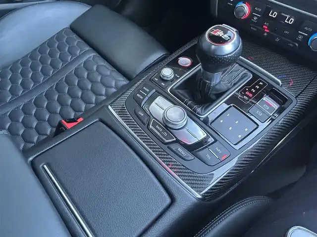 アウディ ＲＳ６ アバント パフォーマンス 茨城県 2016(平28)年 4.7万km 黒 ナイトビジョンパッケージ/純正ナビ/（AM.FM.CD.DVD.BT）/フルセグTV/360°カメラ/ETC/ACC/LKA/BSM/HUD/パノラマSR/黒革シート/BOSEサウンド/D/N席パワーシート/D/N席シートヒーター/パワーバックドア