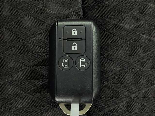 スズキ ソリオ バンディット HV MV 千葉県 2021(令3)年 2.5万km スーパーブラックパール 純正メモリナビ/フルセグテレビ/バックカメラ/全周囲カメラ/Bluetooth/USB/iPod/Andoリナビ/フルセグテレビ/バックカメラ/全周囲カメラ/Bluetooth/USB/iPod/Ando/AppleCarPlay/CD/DVD/再生/スズキセーフティサポート/アダプティブクルーズコントロール/レーンキープアシスト/オートマチックハイビーム/後方コーナーセンサー/ヘッドアップディスプレイ/両側パワースライドドア/前席シートヒーター/純正フロアマット/純正15インチアルミホイール/スマートキー/プッシュスタート