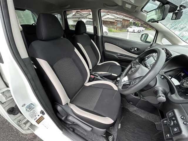 日産 ノート e－パワー X 愛媛県 2016(平28)年 8.8万km ブリリアントホワイトパール 純正ナビ（Bluetooth/フルセグTV/DVD再生）/ETC/アラウンドビューモニター/前方ドライブレコーダー/純正フロアマット/USB入力端子/前後コーナーセンサー/LEDヘッドライト/フォグランプ/スマートキー/ABS/横滑り防止装置/レーンキープアシスト/盗難防止装置/衝突被害軽減システム