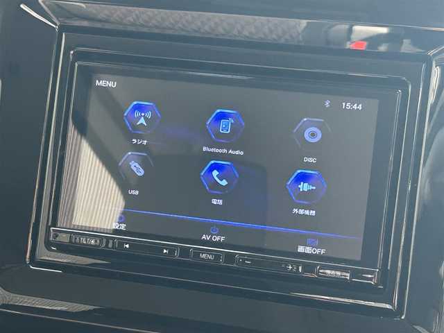 スズキ ソリオ バンディット HV MV 滋賀県 2023(令5)年 4万km ピュアホワイトP 社外7インチナビ/【Bluetooth/CD/DVD/USB】/レーダークルコン /両側パワースライドドア/衝突軽減ブレーキ/リアソナー /レーンキープアシスト/ヘッドアップディスプレイ/D/N席シートヒーター/ETC/前方ドライブレコーダー/プッシュスタート/スマートキー/ステアリングリモコン