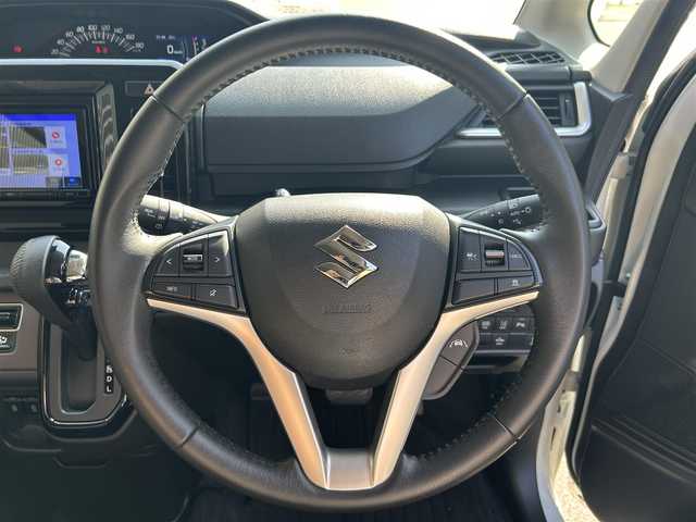 スズキ ソリオ バンディット HV MV 滋賀県 2023(令5)年 4万km ピュアホワイトP 社外7インチナビ/【Bluetooth/CD/DVD/USB】/レーダークルコン /両側パワースライドドア/衝突軽減ブレーキ/リアソナー /レーンキープアシスト/ヘッドアップディスプレイ/D/N席シートヒーター/ETC/前方ドライブレコーダー/プッシュスタート/スマートキー/ステアリングリモコン