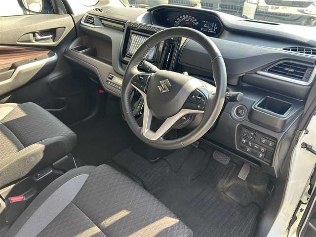 スズキ ソリオ バンディット HV MV 滋賀県 2023(令5)年 4万km ピュアホワイトP 社外7インチナビ/【Bluetooth/CD/DVD/USB】/レーダークルコン /両側パワースライドドア/衝突軽減ブレーキ/リアソナー /レーンキープアシスト/ヘッドアップディスプレイ/D/N席シートヒーター/ETC/前方ドライブレコーダー/プッシュスタート/スマートキー/ステアリングリモコン
