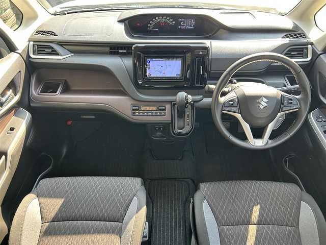 スズキ ソリオ バンディット HV MV 滋賀県 2023(令5)年 4万km ピュアホワイトP 社外7インチナビ/【Bluetooth/CD/DVD/USB】/レーダークルコン /両側パワースライドドア/衝突軽減ブレーキ/リアソナー /レーンキープアシスト/ヘッドアップディスプレイ/D/N席シートヒーター/ETC/前方ドライブレコーダー/プッシュスタート/スマートキー/ステアリングリモコン