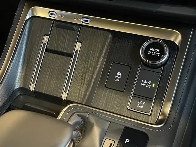 レクサス ＧＸ 550 バージョンL 宮城県 2025(令7)年 0.1千km マーキュリーグレーマイカ 〇純正14インチディスプレイオーディオプラス/〇フルセグTV/〇ビルトインETC2.0/〇ドライブレコーダー/〇レーダークルーズコントロール/〇プリクラッシュセーフティ/〇レーントレーシングアシスト/〇フロントクロストラフィックアラート/〇ドライバーモニター連携/〇発進遅れ告知機能/〇ドライバー異常時対応システム/〇プロアクティブドライビングアシスト/〇レーンディバーチャアラート/〇緊急時操舵支援/〇レーンチェンジアシスト/〇ロードサインアシスト/〇パノラミックビューモニター/〇ブラインドスポットモニター/〇パーキングサポートブレーキ/〇LEDヘッドランプ/〇LEDフロントフォグランプ/〇ムーンルーフ/〇純正22インチアルミ/〇自動防眩インナーミラー/〇革巻きステアリングホイール/〇パドルシフト/〇セミアリン革シート(前席)/〇フロントリフレッシュシート/〇パワーシート/〇シートヒーター/〇シートベンチレーション/〇電動サイドステップ