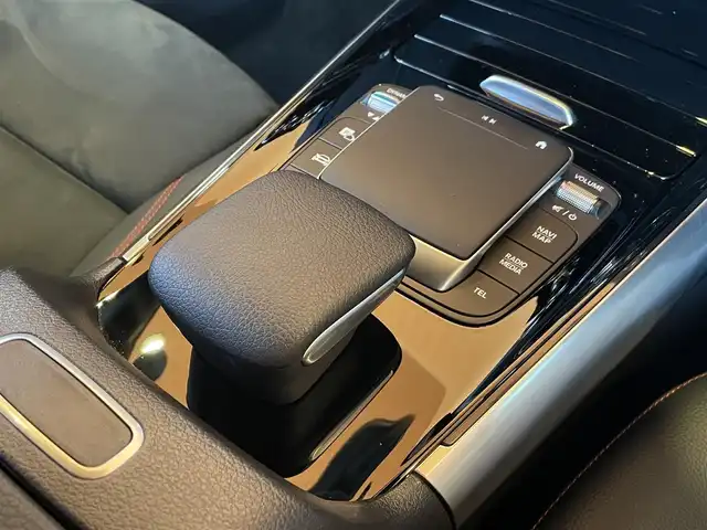メルセデス・ベンツ Ｂ２００ｄ 愛知県 2021(令3)年 3.7万km ポーラホワイト 純正ナビ /フルセグTV/バックカメラ/レーダーセーフティパッケージ/ACC/ブラインドスポットアシスト/LEDヘッドライト/メモリ付パワーシート/黒ハーフレザー/シートヒーター/パワーバックドア/純正18インチアルミ/ETC
