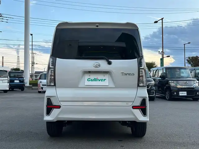 ダイハツ タント カスタム RS 静岡県 2022(令4)年 1.6万km シャイニングホワイトパール SDナビ（フルセグTV、BT接続、CDチェンジャー、DVD再生機能）/全方位カメラ/クルーズコントロール（追従走行：有）/ドライブレコーダー/純正フロアマット/前後コーナーセンサー/LEDヘッドライト/D+N席シートヒーター/純正フロアマット/純正アルミホイール/ベンチシート/両側パワースライドドア/ABS/横滑り防止装置/レーンキープアシスト/盗難防止装置/オートライト/オートマチックハイビーム/W+サイドエアバッグ/カーテンエアバッグ/衝突軽減システム