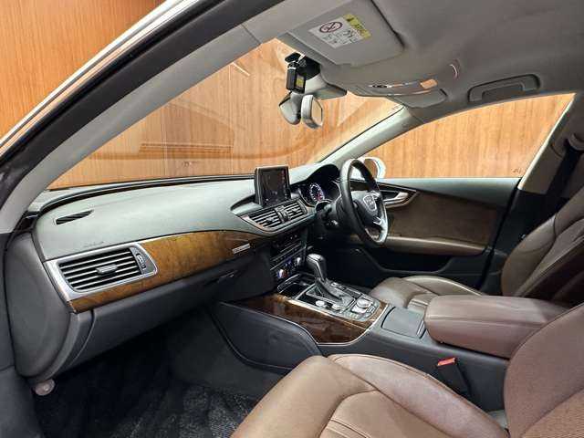 アウディ Ａ７ SB 3．0 TFSI クワトロ 千葉県 2016(平28)年 4.8万km 白 フロントコンフォートパッケージ　/マトリクスLED　/純正ナビ　/バックカメラ/ACC　/茶革　/シートヒーター　/ベンチレーション　/BOSEサウンド　/LEDヘッドライト　/オートライト　/電動リアゲート　/PDC　/ドライブレコーダー　/ETC
