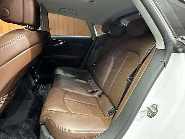 アウディ Ａ７ SB 3．0 TFSI クワトロ 千葉県 2016(平28)年 4.8万km 白 フロントコンフォートパッケージ　/マトリクスLED　/純正ナビ　/バックカメラ/ACC　/茶革　/シートヒーター　/ベンチレーション　/BOSEサウンド　/LEDヘッドライト　/オートライト　/電動リアゲート　/PDC　/ドライブレコーダー　/ETC