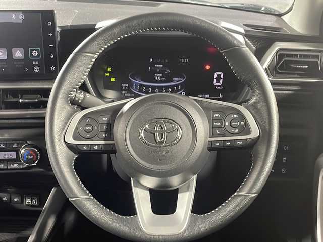 トヨタ ライズ Z 沖縄県 2021(令3)年 1.2万km ブラックマイカメタリック 禁煙車/ワンオーナー/純正9インチディスプレイオーディオ/（Apple CarPlay/フルセグTV/BT/FM/AM/USB）/バックカメラ/ステアリングリモコン/スマートアシスト/・アダプティブクルーズコントロール/・レーンキープコントロール/・車線逸脱警報機能/・コーナーセンサー/ETC/シートヒーター/前後ドライブレコーダー/リアフォグライト/保証書/取扱説明書/スペアキー/純正フロアマット/純正ドアバイザー/純正アルミホイール