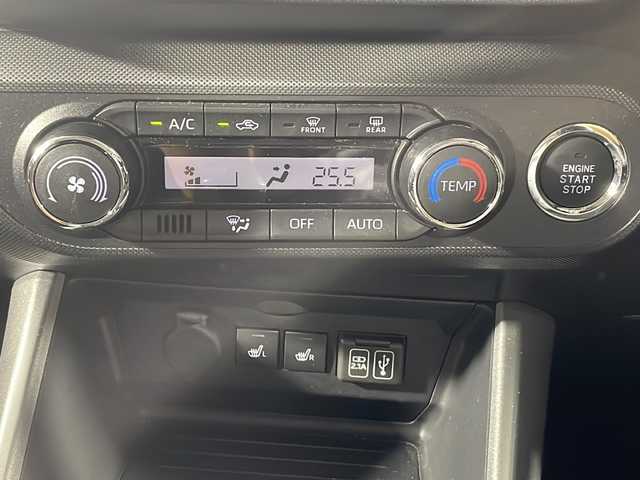 トヨタ ライズ Z 沖縄県 2021(令3)年 1.2万km ブラックマイカメタリック 禁煙車/ワンオーナー/純正9インチディスプレイオーディオ/（Apple CarPlay/フルセグTV/BT/FM/AM/USB）/バックカメラ/ステアリングリモコン/スマートアシスト/・アダプティブクルーズコントロール/・レーンキープコントロール/・車線逸脱警報機能/・コーナーセンサー/ETC/シートヒーター/前後ドライブレコーダー/リアフォグライト/保証書/取扱説明書/スペアキー/純正フロアマット/純正ドアバイザー/純正アルミホイール