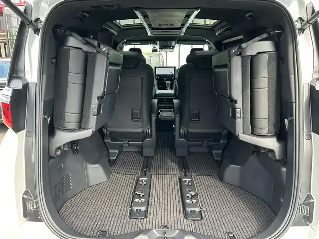 トヨタ アルファードハイブリット Z 大阪府 2024(令6)年 3.2万km プラチナホワイトパールマイカ トヨタセーフティセンス/純正14インチディスプレイオーディオPlus　　　（AppleCarPlay/AndroidAuto/HDMI/USB/Bluetooth/フルセグTV）　/エグゼクティブパワーシート/（合皮シート/シートヒーター/ベンチレーション）/パノラミックビューモニター　/両側パワースライドドア　/左右独立ムーンルーフ /シーケンシャルターンランプ /純正12.1インチ後席モニター /ステアリングヒーター/ワイヤレス充電/前後ドライブレコーダー/デジタルインナーミラー/ブラインドスポットミラー/ヘッドアップディスプレイ/ビルトインETC2.0/三眼LEDヘッドライト/LEDフォグランプ/パワーバックドア/レーダークルーズコントロール/後席オートサンシェード/純正18インチアルミホイール/純正フロアマット