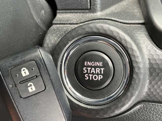 スズキ クロスビー HYBRID MZ 愛知県 2020(令2)年 3.3万km タフカーキパールメタリック/ブラック2トーン スズキセーフティサポート/純正8型ナビ/レーダークルーズコントロール/シートヒーター/コーナーセンサー/純正アルミホイール/ＥＴＣ/LEDヘッドライト/オートマチックハイビーム/パドルシフト/ドライブレコーダー/衝突軽減システム/フルセグ/CD DVD/Bluetooth/ステアリングスイッチ/スマートキー/プッシュスタート