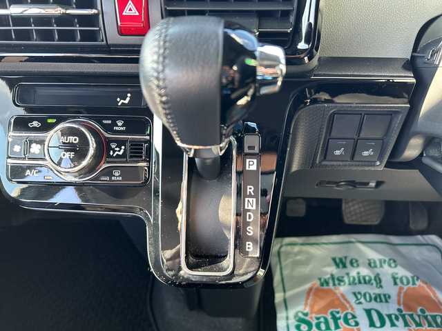 ダイハツ タント カスタム RS 福岡県 2019(令1)年 1万km ブラックマイカメタリック/ファイアークォーツレッドメタリック 2トーン ワンオーナー/純正9インチナビ/　（AM/FM/CD/DVD/iPod/SD/BT/HDMI/TV）/アラウンドビュー/両側パワースライドドア/スマートアシスト/　・横滑り防止装置/　・衝突被害軽減システム/純正ドライブレコーダー（前後）/運転席ロングスライド/シートヒーター（D席＋N席）/コーナーセンサー（前後）/ETC/LEDライト/フォグランプ/ステアリングスイッチ/電格ミラー/純正マット/ドアバイザー